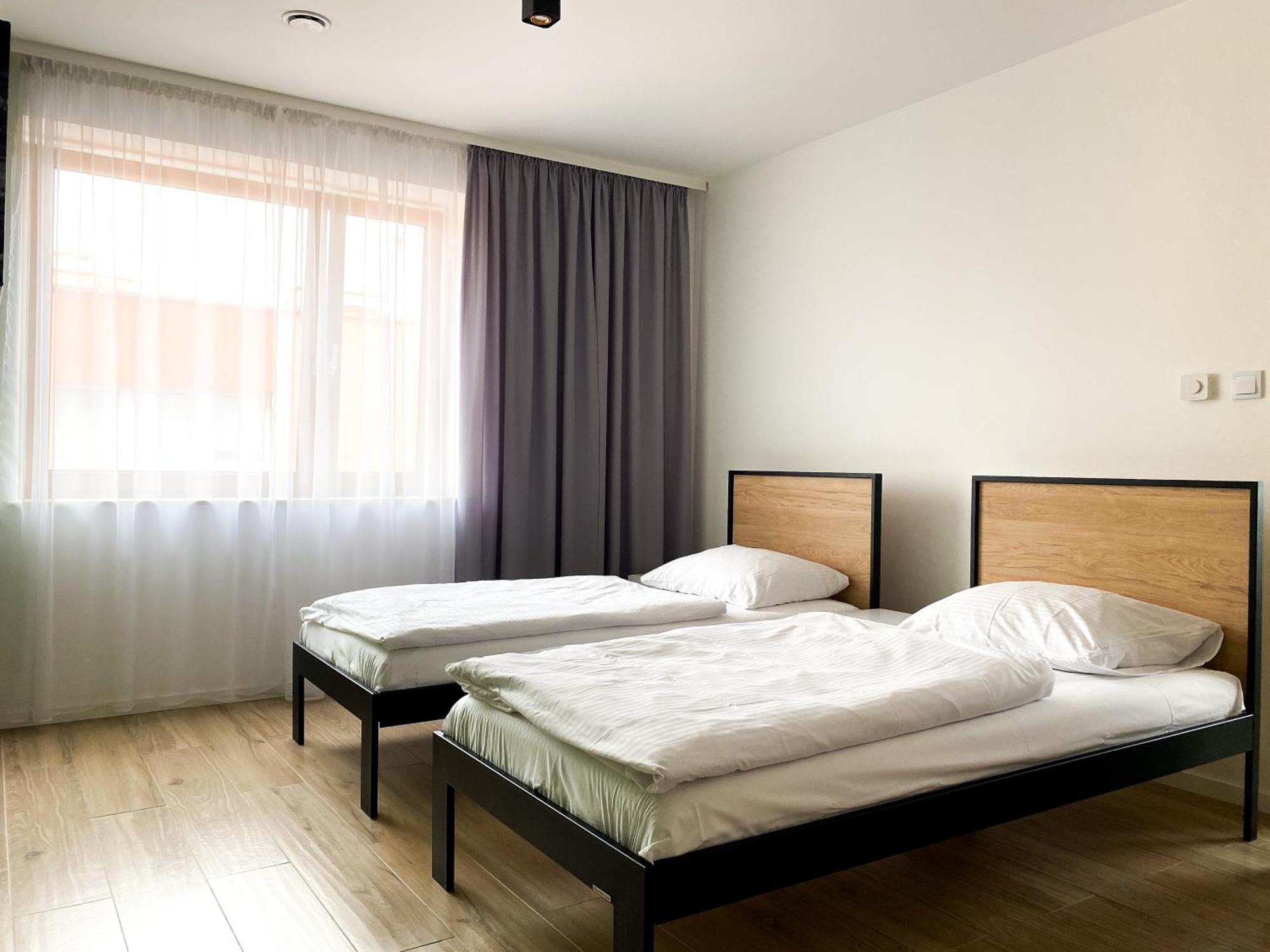 Tanie Noclegi Gliwice - Apartamenty Lowicka 28 Dış mekan fotoğraf