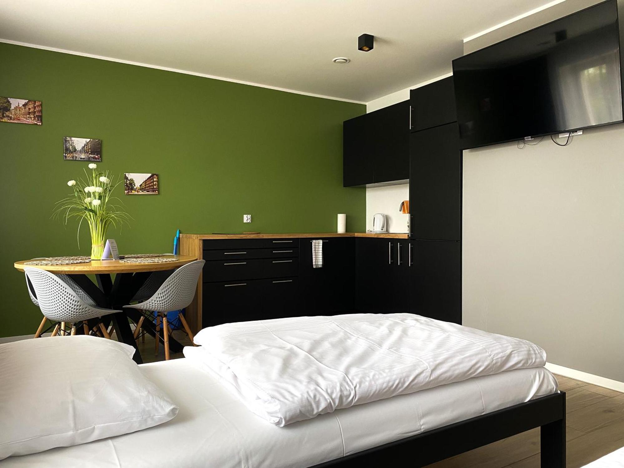 Tanie Noclegi Gliwice - Apartamenty Lowicka 28 Dış mekan fotoğraf