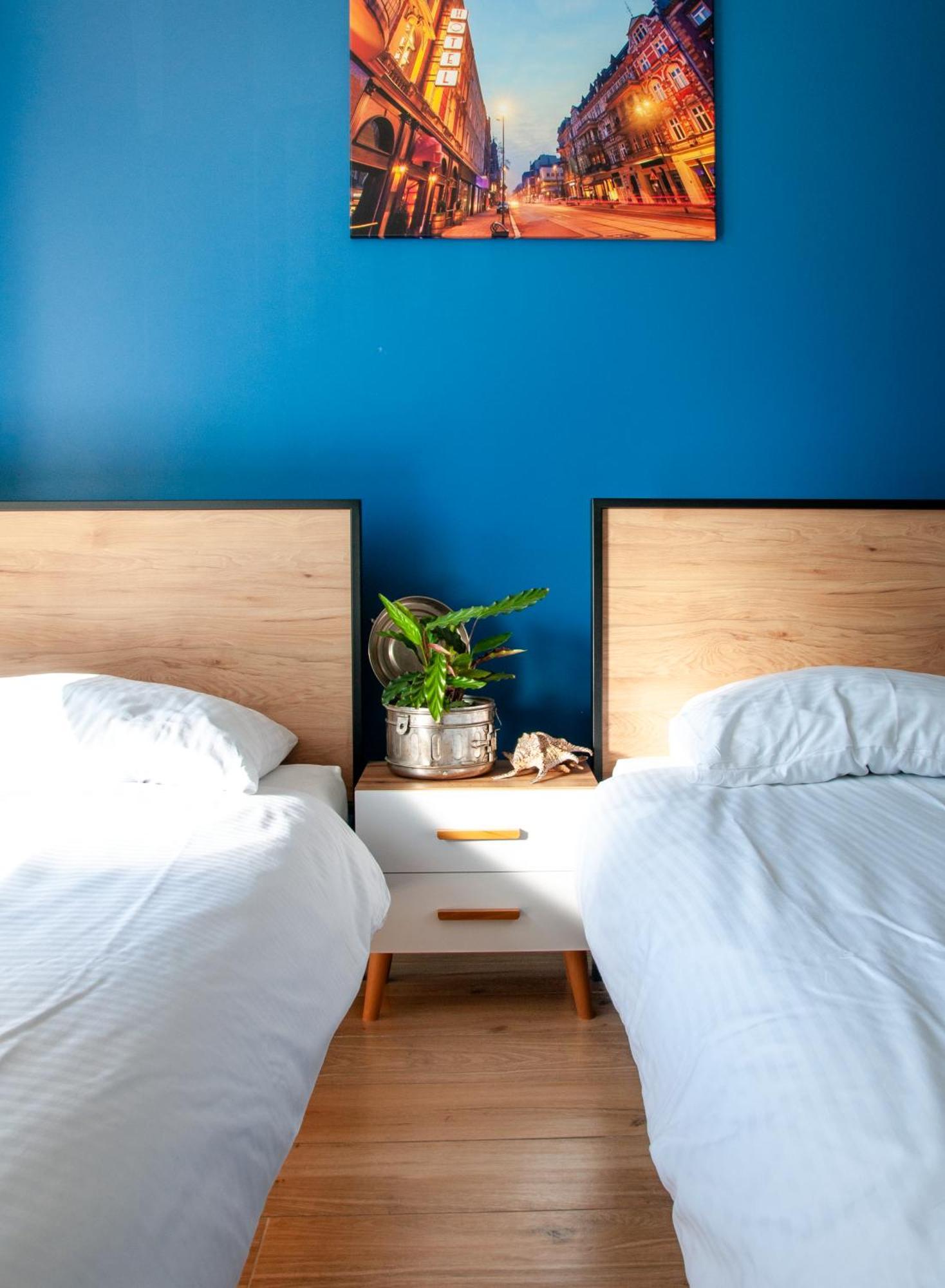 Tanie Noclegi Gliwice - Apartamenty Lowicka 28 Dış mekan fotoğraf